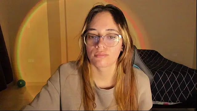 Snapshot of atenas_05_ chatting on November 10, 2025, 9:30 am atenas 05 online show from November 10, 2025, 9:30 am