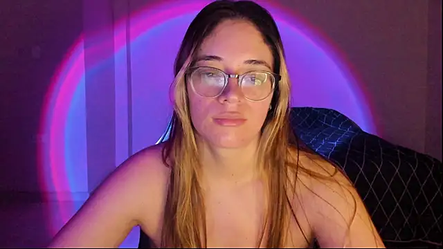 Snapshot of atenas_05_ chatting on November 14, 2025, 9:30 am atenas 05 online show from November 14, 2025, 9:30 am