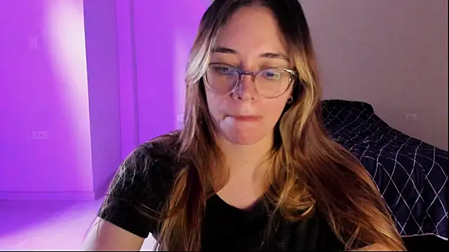 Snapshot of atenas_05_ chatting on November 16, 2025, 9:53 pm atenas 05 online show from November 16, 2025, 9:53 pm