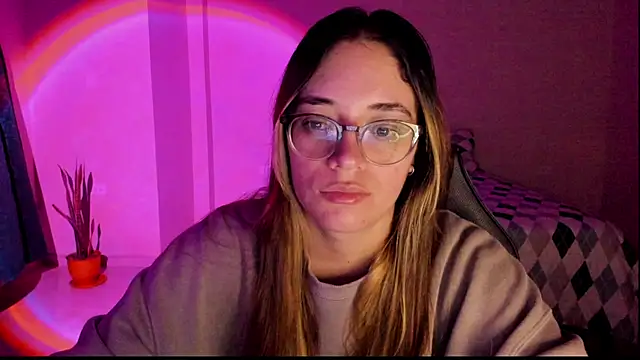 Snapshot of atenas_05_ chatting on November 20, 2025, 9:20 am atenas 05 online show from November 20, 2025, 9:20 am