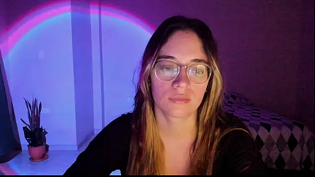 Snapshot of atenas_05_ chatting on November 23, 2025, 9:31 am atenas 05 online show from November 23, 2025, 9:31 am