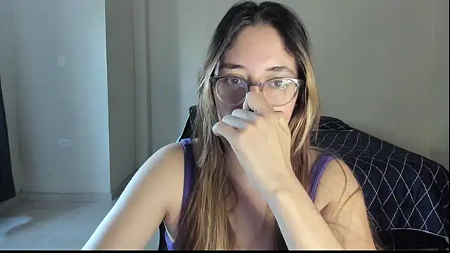 Snapshot of atenas_05_ chatting on November 27, 2025, 2:41 pm atenas 05 online show from November 27, 2025, 2:41 pm