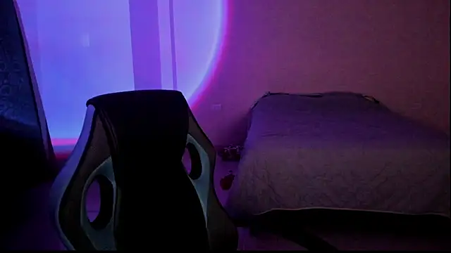 Snapshot of atenas_05_ chatting on December 2, 2025, 9:25 am atenas 05 online show from December 2, 2025, 9:25 am