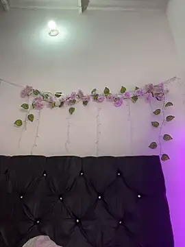 alisson carolina73 online show from February 4, 2026, 2:39 am