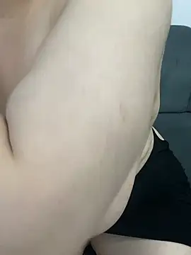 cansuozell online show from January 7, 2025, 2:19 pm