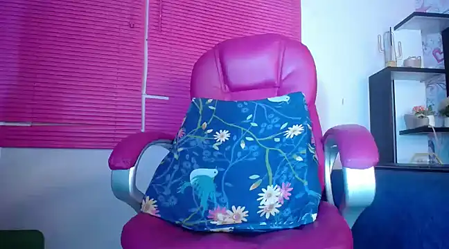 KOURTNEY-- online show from March 9, 2025, 7:23 am