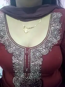 Snapshot of Cute_Sona17 chatting on July 9, 2026, 4:27 am Cute Sona17 online show from July 9, 2026, 4:27 am