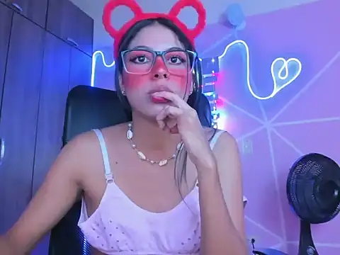  ALLYSON18  online show from January 21, 2025, 2:26 pm