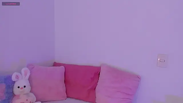 Snapshot of Brisa_blue chatting on April 28, 2026, 7:30 pm Brisa blue online show from April 28, 2026, 7:30 pm