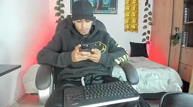 Snapshot of mikee_scooth chatting on February 12, 2025, 3:51 am mikee scooth online show from February 12, 2025, 3:51 am