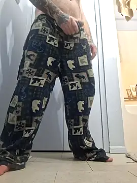 PNTlooker256 online show from February 5, 2026, 4:39 am