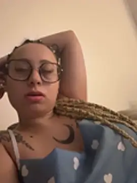 queenlo xxx online show from June 27, 2026, 2:44 pm