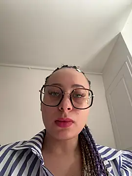 queenlo xxx online show from June 30, 2026, 4:19 pm