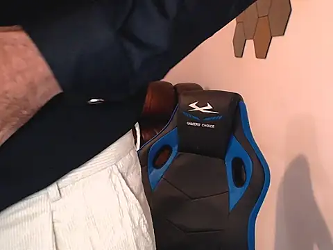 Leo 1617 online show from October 9, 2025, 5:33 pm