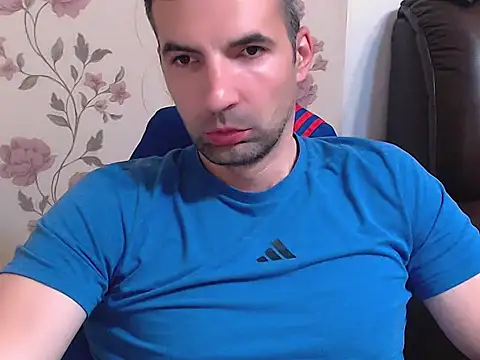 Snapshot of Leo_1617 chatting on June 3, 2026, 6:35 pm Leo 1617 online show from June 3, 2026, 6:35 pm