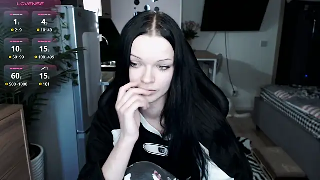 illililliilli online show from January 26, 2025, 12:43 pm