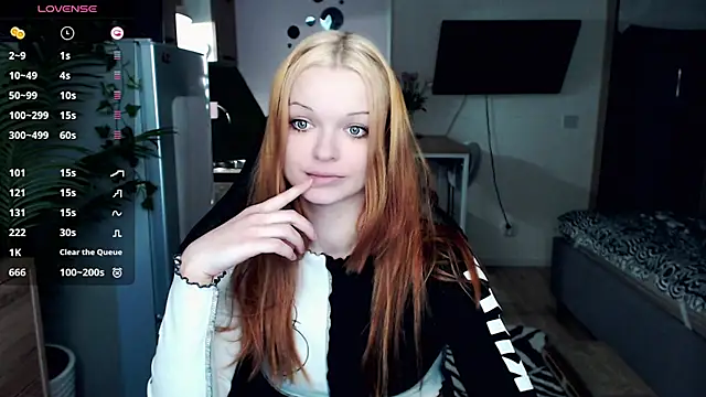 illililliilli online show from March 22, 2025, 3:20 pm