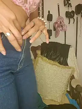 SamaraMartinez online show from April 16, 2026, 9:50 pm