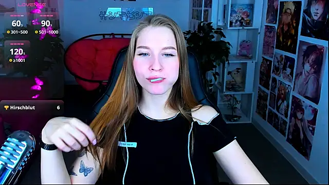 CuteMousee online show from February 4, 2025, 2:32 pm