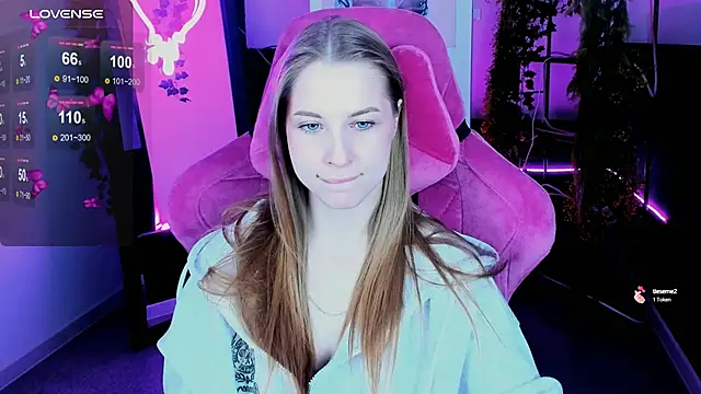 CuteMousee online show from October 5, 2025, 8:45 am