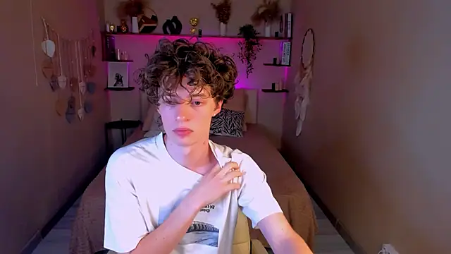 Snapshot of LukeSweet chatting on July 24, 2026, 10:24 am LukeSweet online show from July 24, 2026, 10:24 am