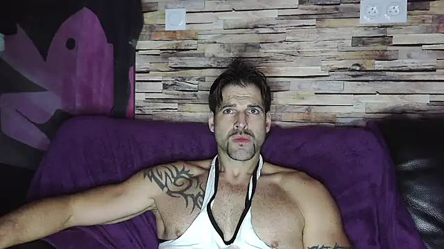 XxBigboybandxX online show from December 15, 2024, 4:26 pm