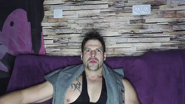 XxBigboybandxX online show from February 7, 2025, 7:27 pm