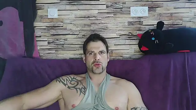 XxBigboybandxX online show from February 21, 2025, 2:06 pm