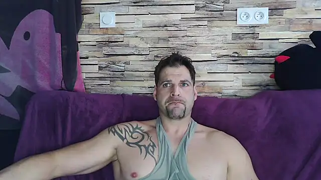 XxBigboybandxX online show from February 23, 2025, 4:35 pm