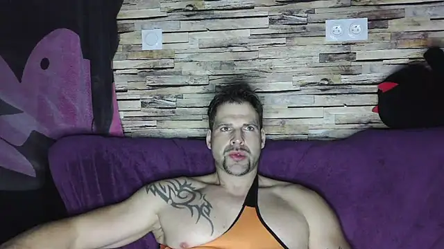 XxBigboybandxX online show from February 26, 2025, 6:54 pm