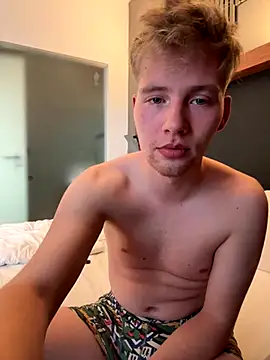 Snapshot of CDLukeLucy420 chatting on October 5, 2025, 4:05 pm CDLukeLucy420 online show from October 5, 2025, 4:05 pm