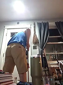 Icebearsticlese online show from April 24, 2026, 3:09 am