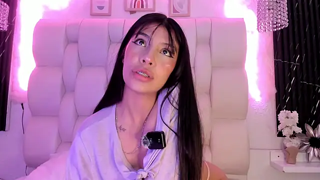 MelodiLovee  online show from March 4, 2026, 3:51 pm