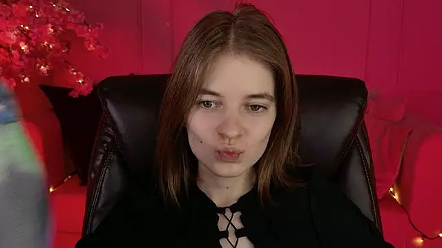 TinaDavil online show from December 9, 2024, 5:52 pm