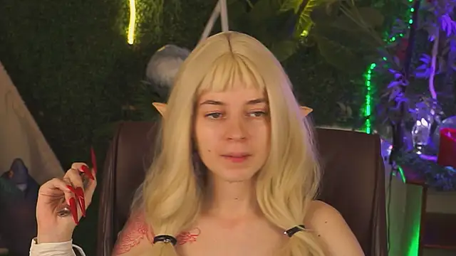 TinaDavil online show from January 19, 2025, 5:18 pm