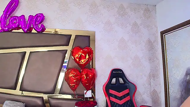 ZoehRoux online show from February 19, 2025, 10:34 am