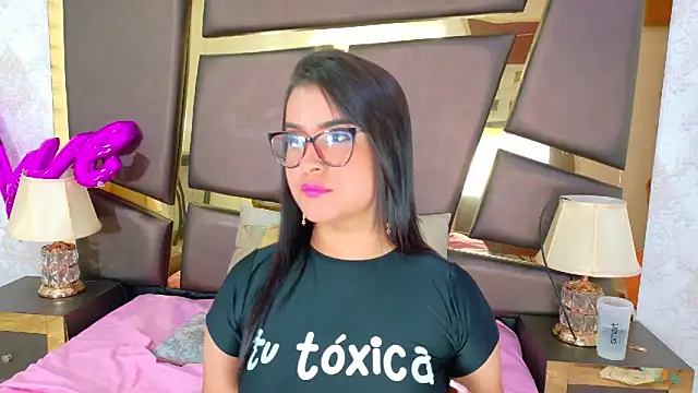 ZoehRoux online show from March 21, 2025, 7:11 am