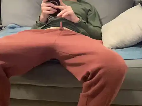 4small4inchlol online show from January 5, 2026, 10:02 pm