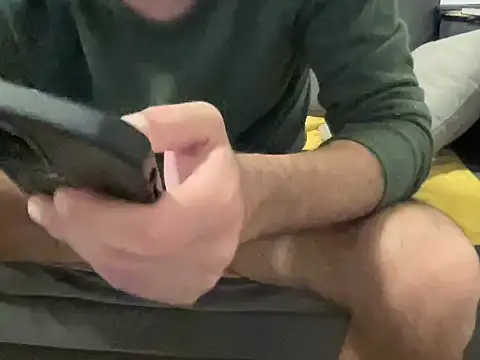 4small4inchlol online show from April 9, 2026, 6:13 pm