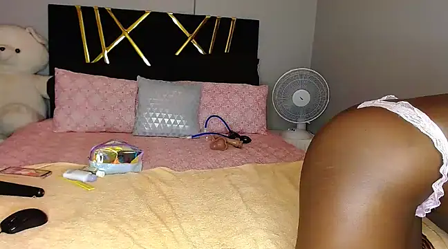 MissBigNipples online show from February 8, 2025, 5:50 pm