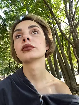 SandraCarter online show from September 24, 2025, 11:24 am