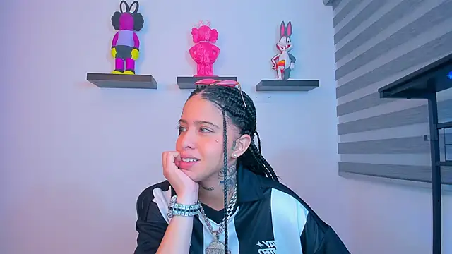 Gangster Girl online show from October 5, 2025, 6:50 pm