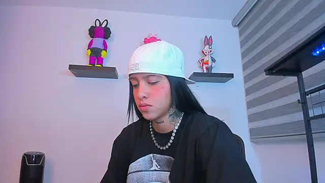 Gangster Girl online show from October 21, 2025, 7:20 am