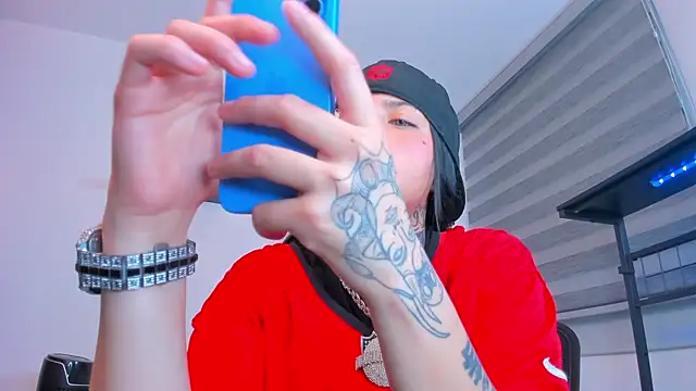 Gangster Girl online show from November 12, 2025, 1:39 am