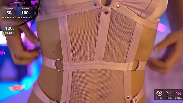 RaisaVawn online show from April 18, 2026, 6:06 am