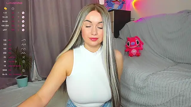 Maya Willis online show from March 22, 2025, 5:06 am