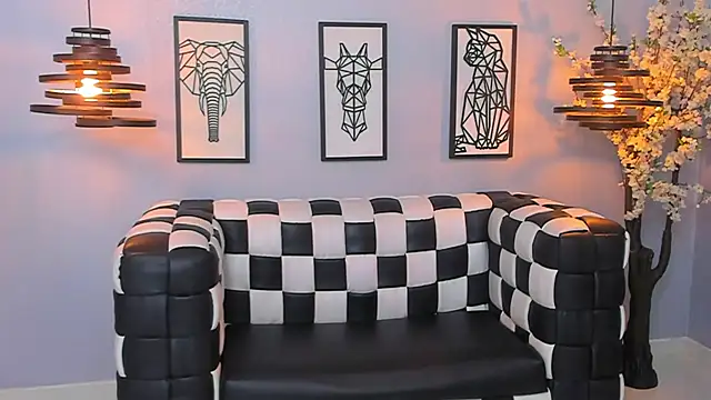 SARAFOXX  online show from December 5, 2024, 6:11 pm