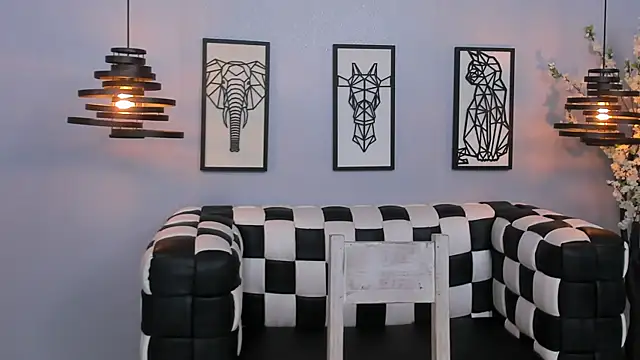 SARAFOXX  online show from December 7, 2024, 3:41 pm