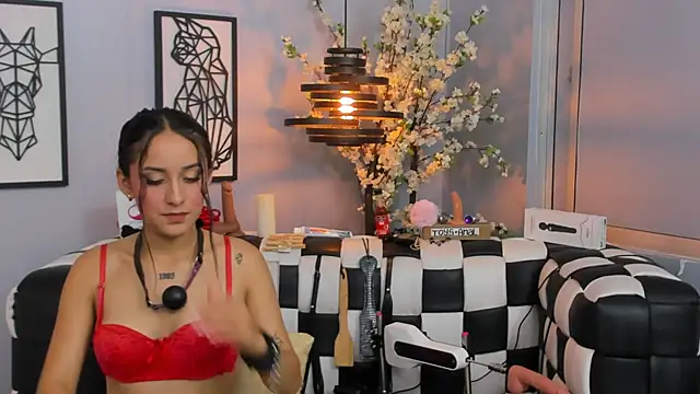 SARAFOXX  online show from December 22, 2024, 2:49 pm