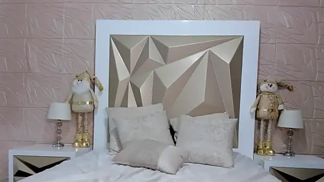 PassionMacoll online show from December 14, 2024, 6:30 pm